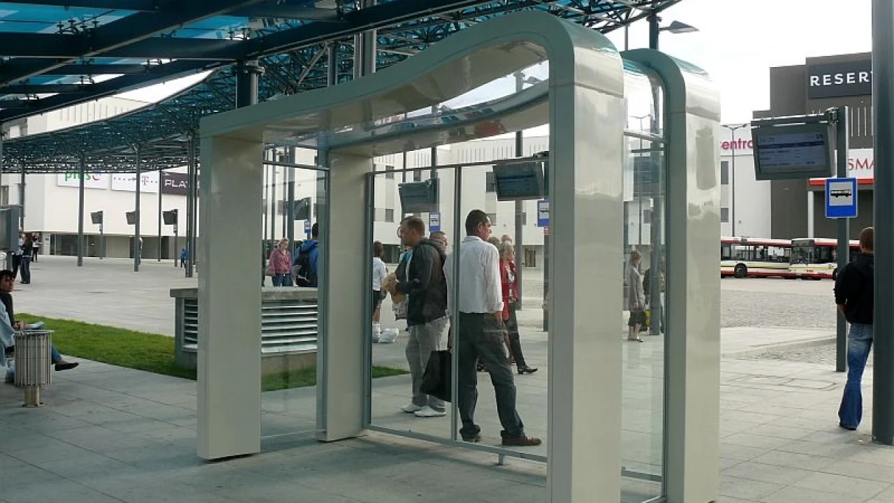 Węzeł transportowy. Trzy wiaty posłużą za schronienie od wiatru i deszczu