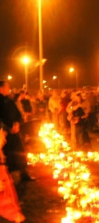 Po śmierci papieża na rondo Jana Pawła II codziennie przychodziły setki tczewian