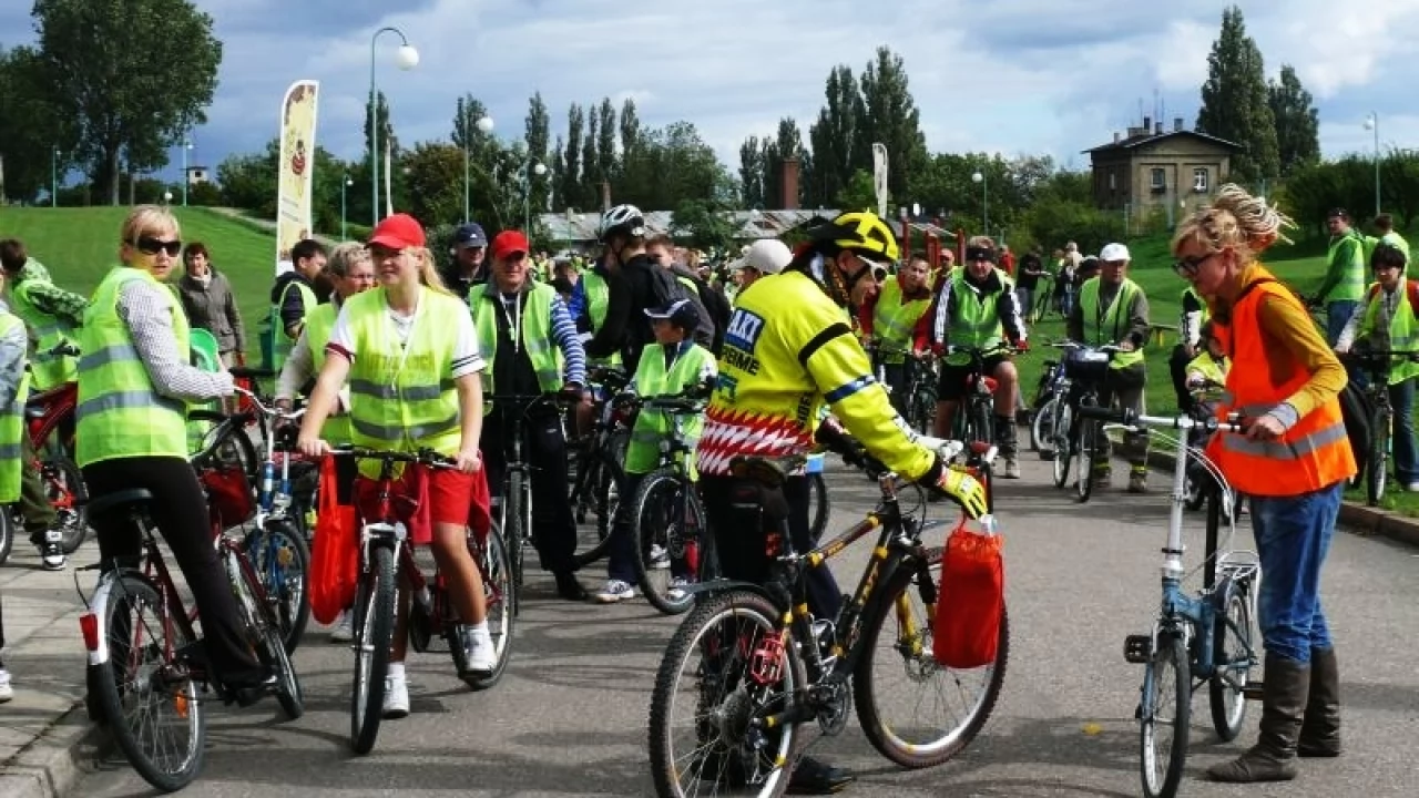 Jechał 46 km/h rowerem i... dostał mandat. Rowerzysty z Kościerzyny bronią koledzy z Tczewa