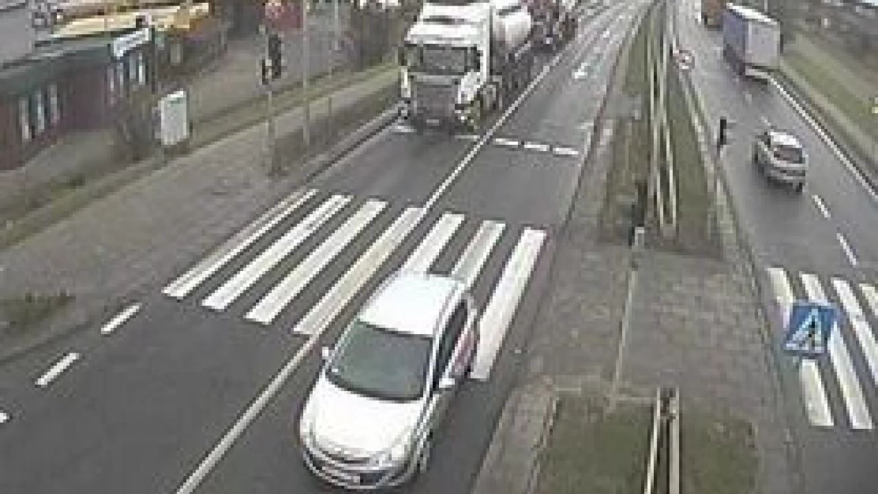 Huragan "Ksawery". GDDKiA apeluje o rozważenie możliwości zaplanowania podróży w innym terminie