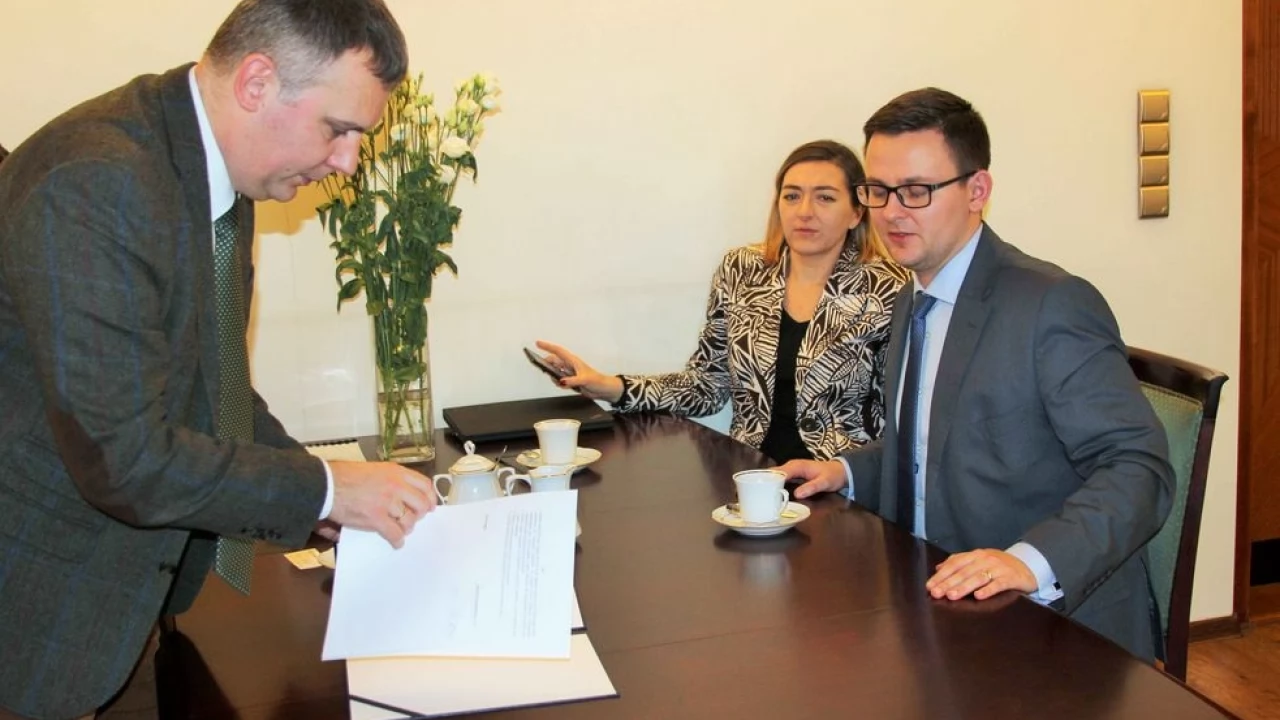 Pelplin. Aplikacja na smartfona ma ułatwić parkowanie
