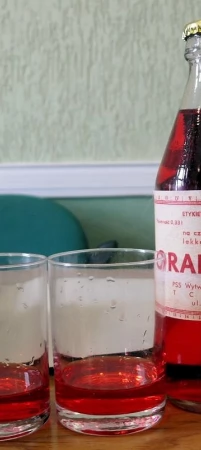 Napój opatrzono charakterystyczną etykietą