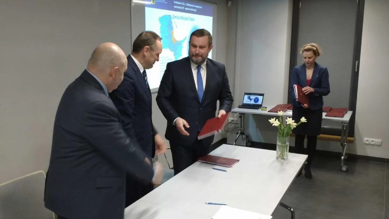 Kolejne unijne umowy podpisane. Blisko 8 mln zł dla Tczewa na termomodernizację