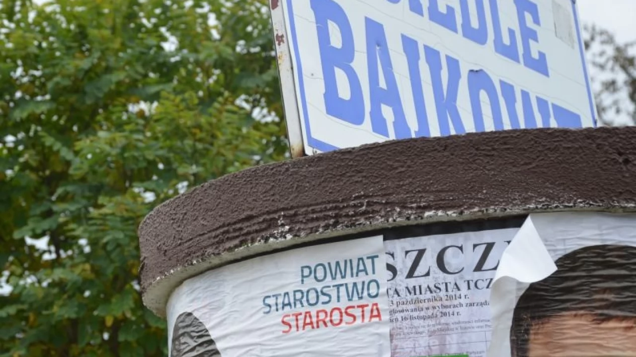 Będą kary za wieszanie banerów na obiektach starostwa
