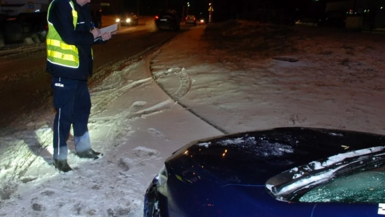 Potrącenie na przejściu dla pieszych. Policjanci apelują o ostrożność