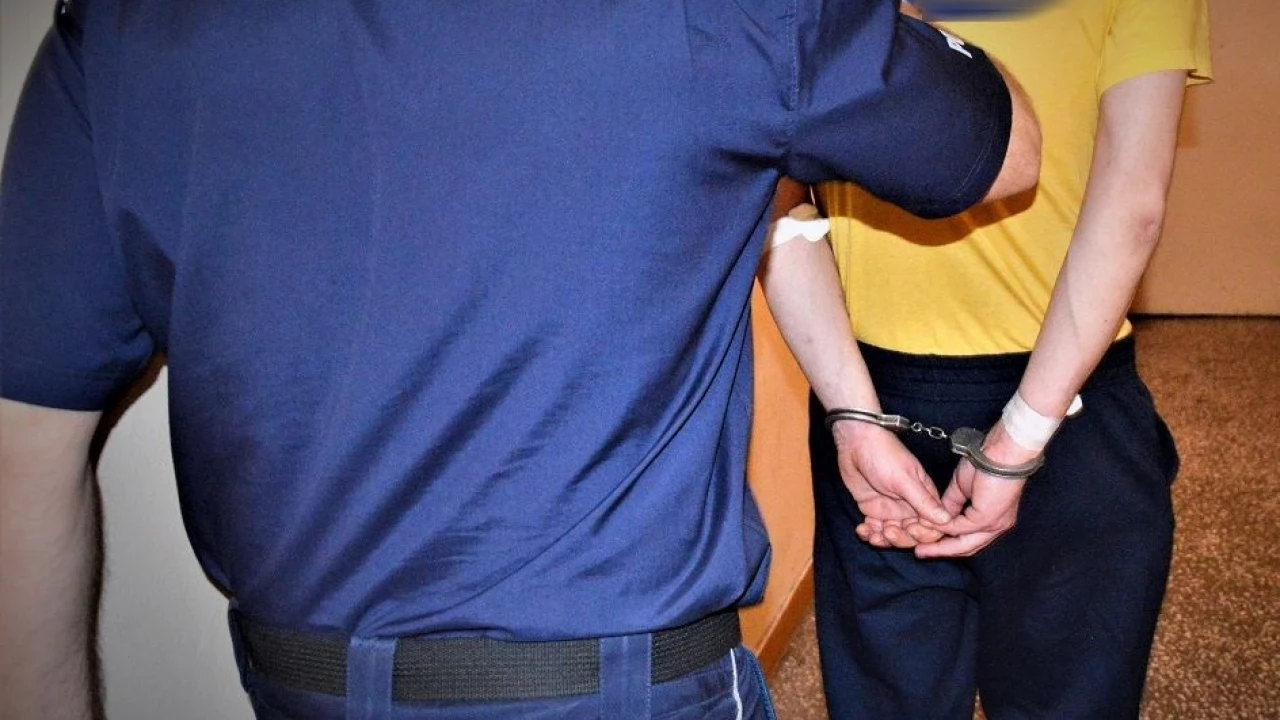 Nie miał maseczki i wszczął awanturę w ośrodku zdrowia. Odpowie za znieważenie policjantów
