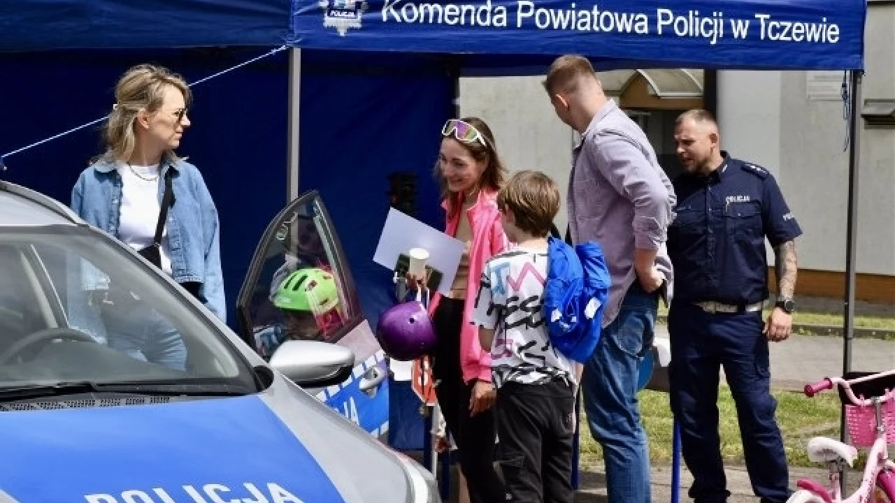 Policjanci z Tczewa na sportowym wydarzeniu w Miłobądzu