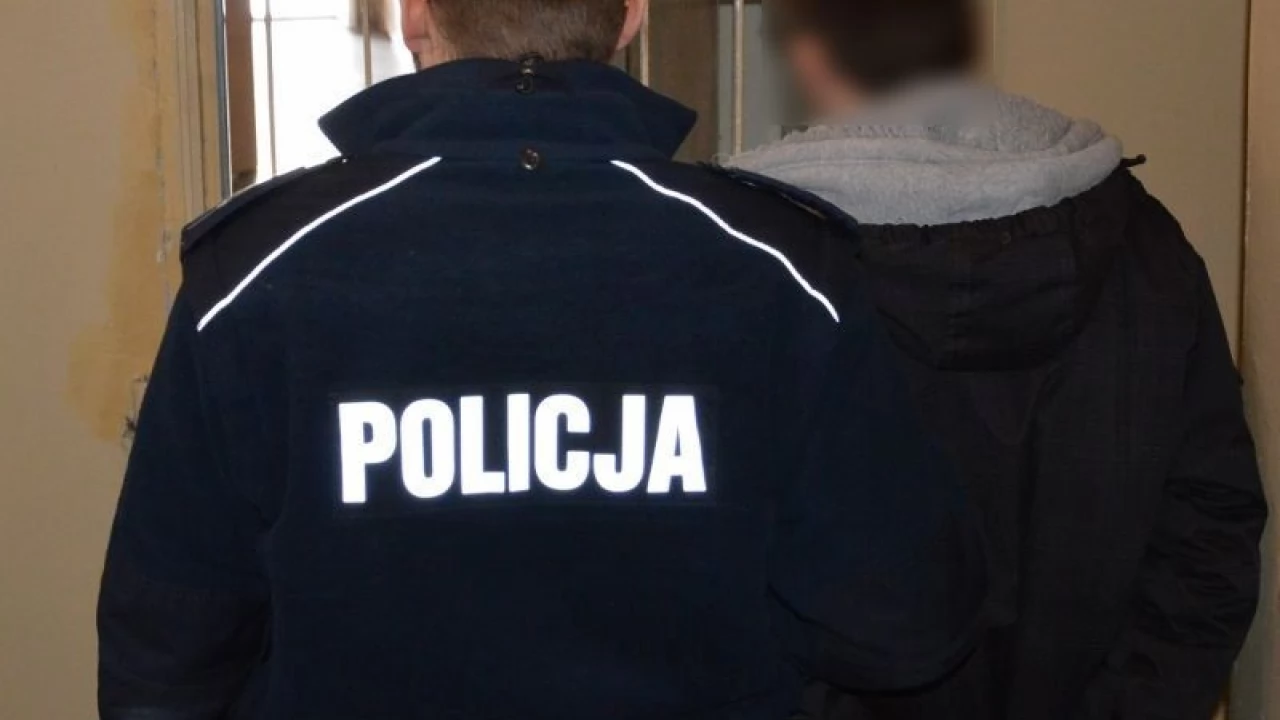 Zmienił wygląd, by nie dać się złapać. Bardzo zdziwił go widok mundurowych