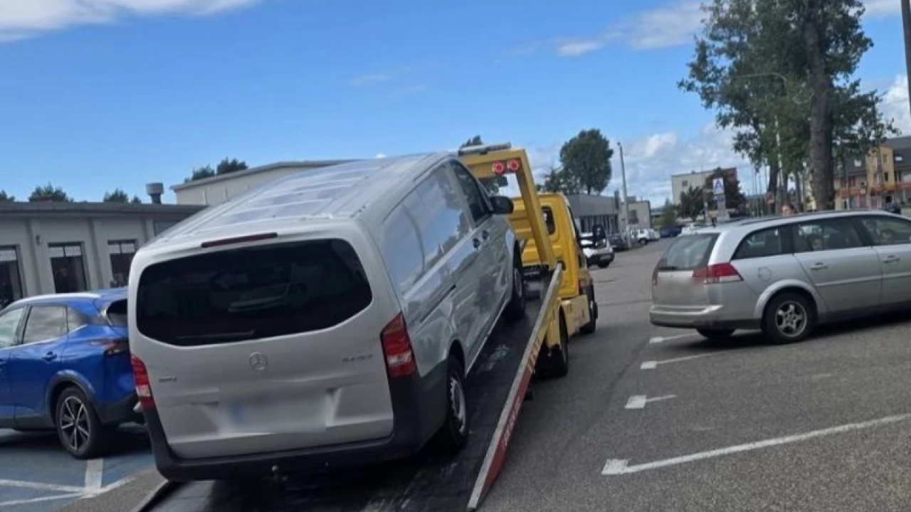 Odzyskany Mercedes o wartości 60 tysięcy złotych. Policjanci szybko namierzyli pojazd