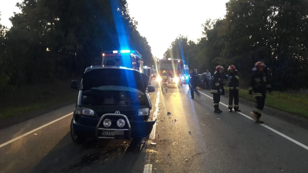 Wypadek na dk 22. Zderzyły się dwa volkswageny