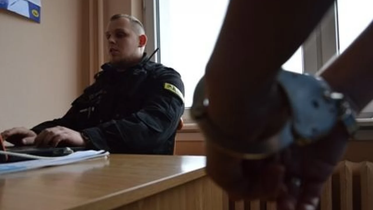 2,5 promila, znieważenie policjantów, naruszenie nietykalności - sobotnia "jazda" 31-latki