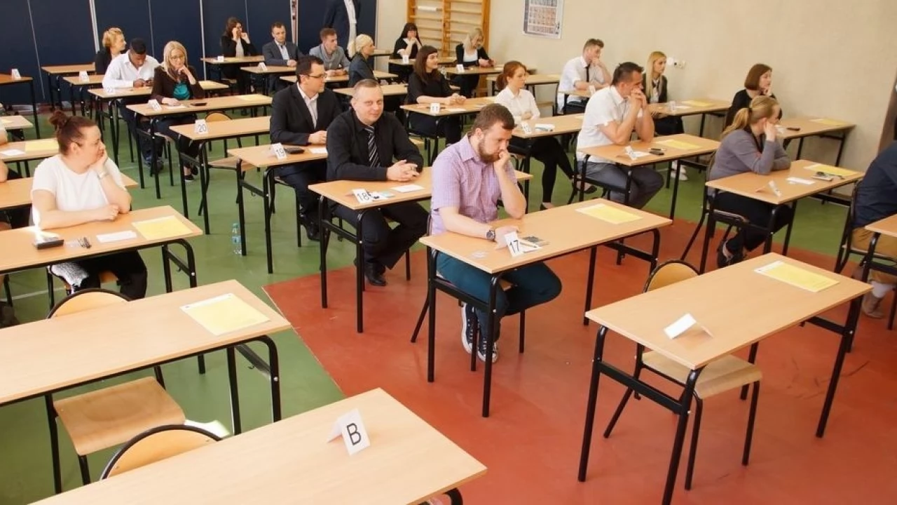 Dorośli też zmagają się z maturami