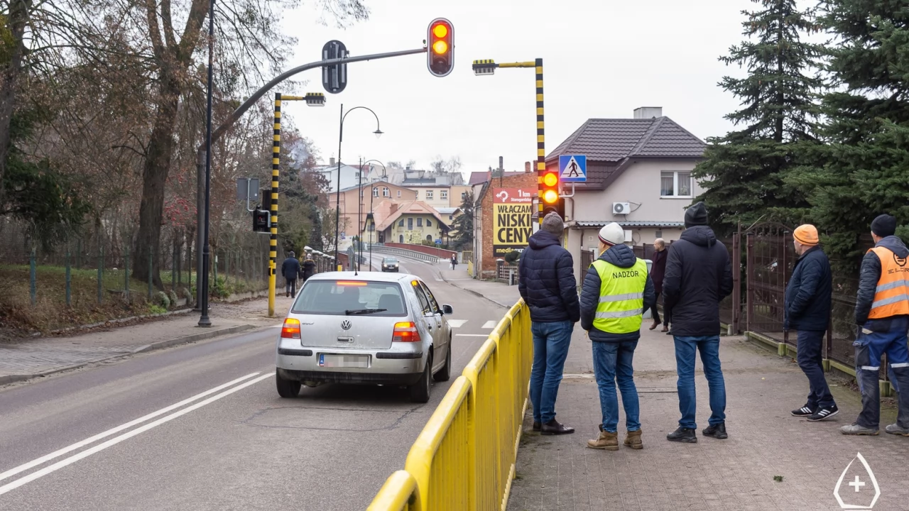 Czerwone za karę. Nowa sygnalizacja świetlna przy szkole w Pelplinie