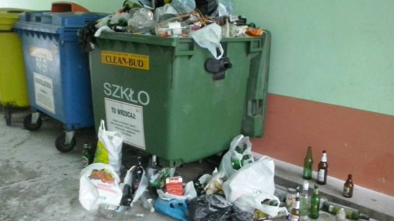 Za dużo szkła, czy za rzadko odbierane?