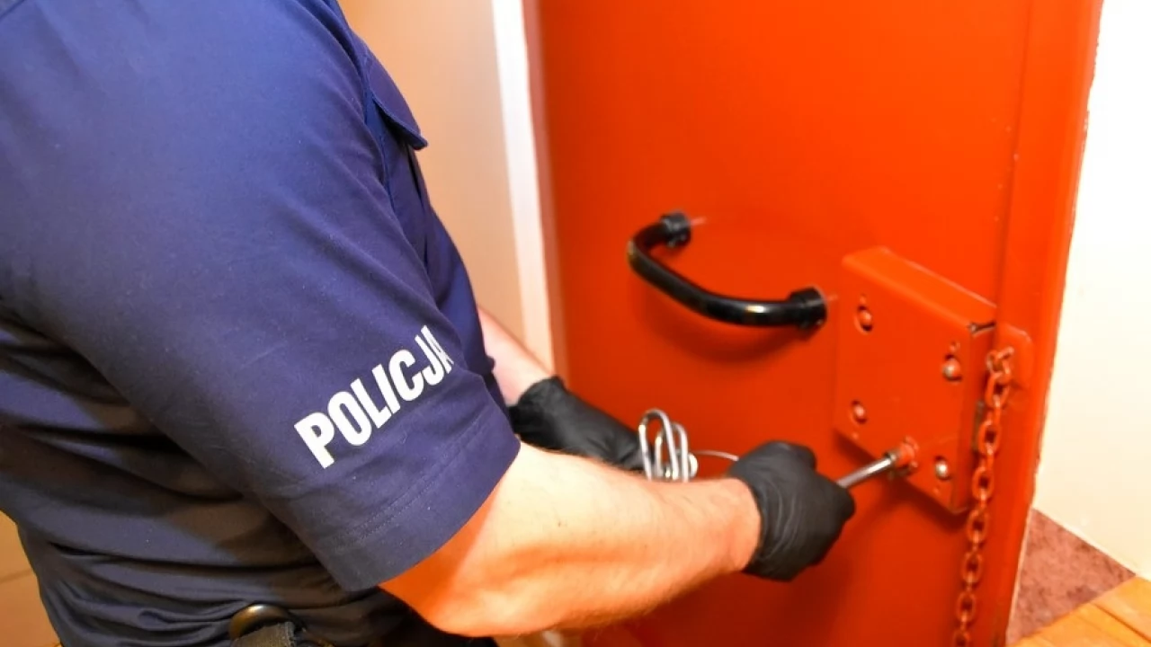 37-latek odpowie za posiadanie znacznej ilości narkotyków