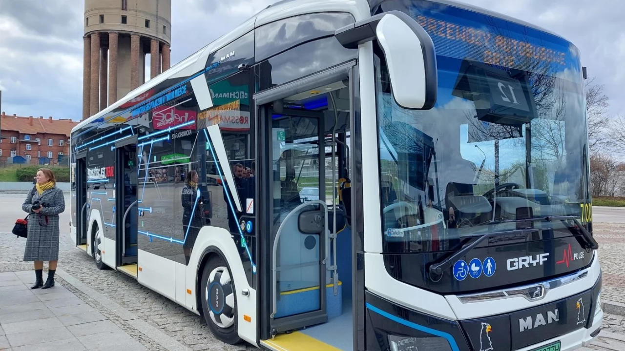 Autobus za 2,3 mln zł testowany na ulicach Tczewa