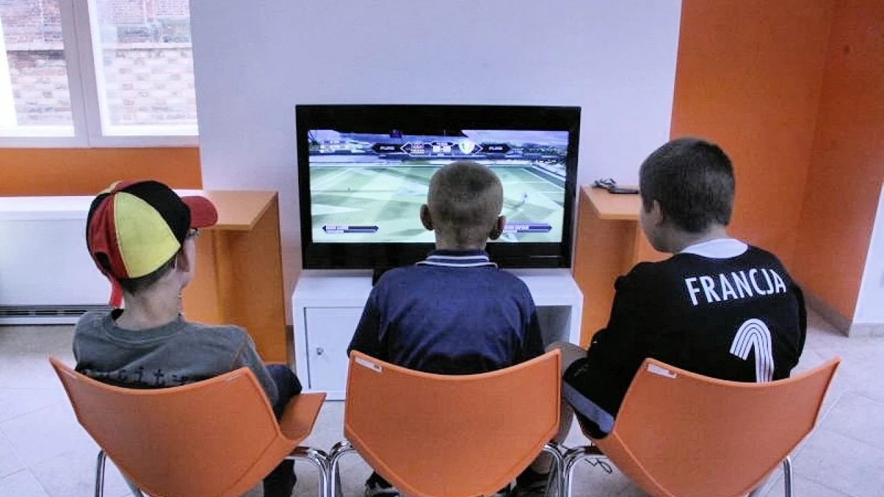 Na gniewskiej starówce za darmo skorzystamy z komputera, internetu i... pogramy na konsoli