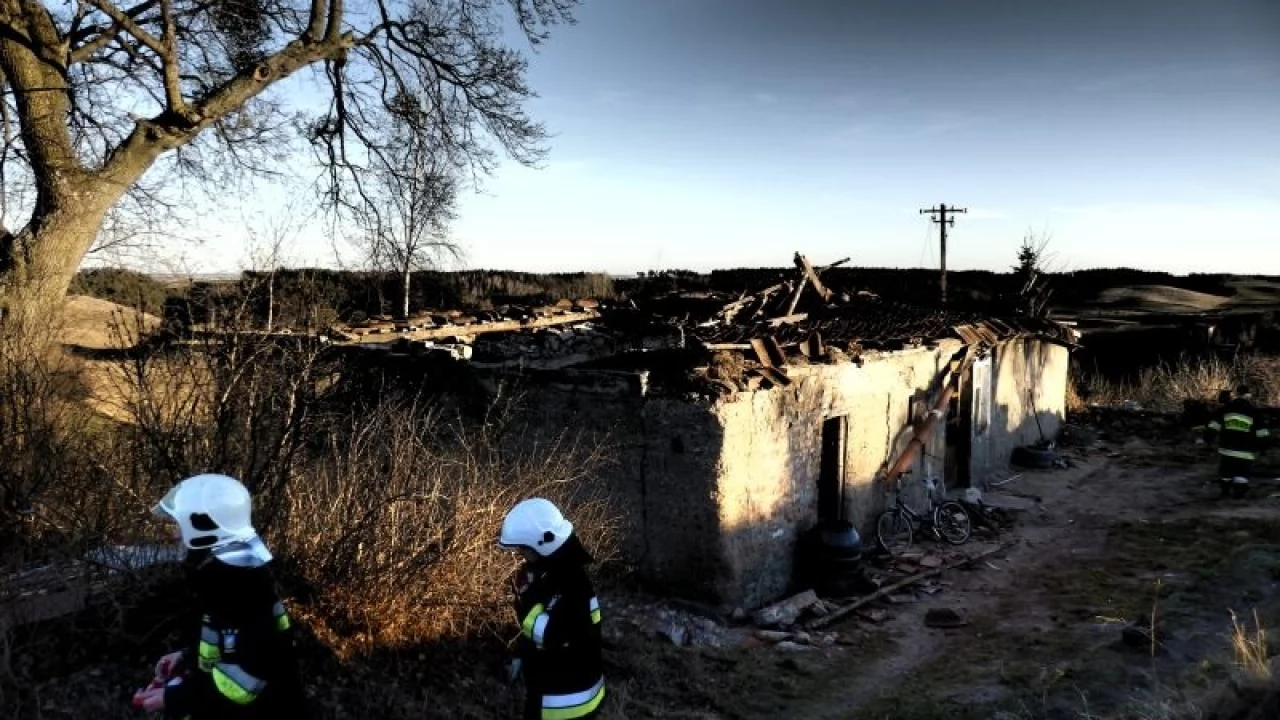 Rzym (gm. Gniew). Sześć osób straciło dach nad głową