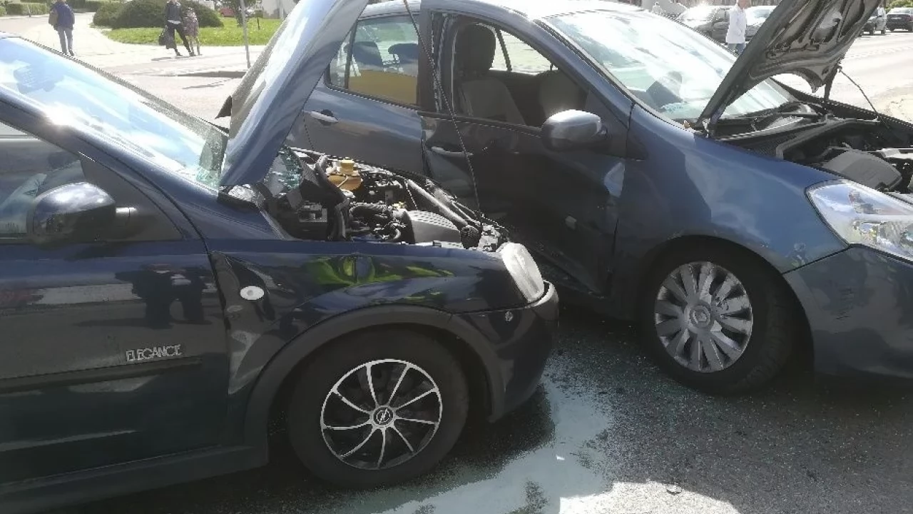Kolizja na skrzyżowaniu alei Zwycięstwa z ulicą Niepodległości