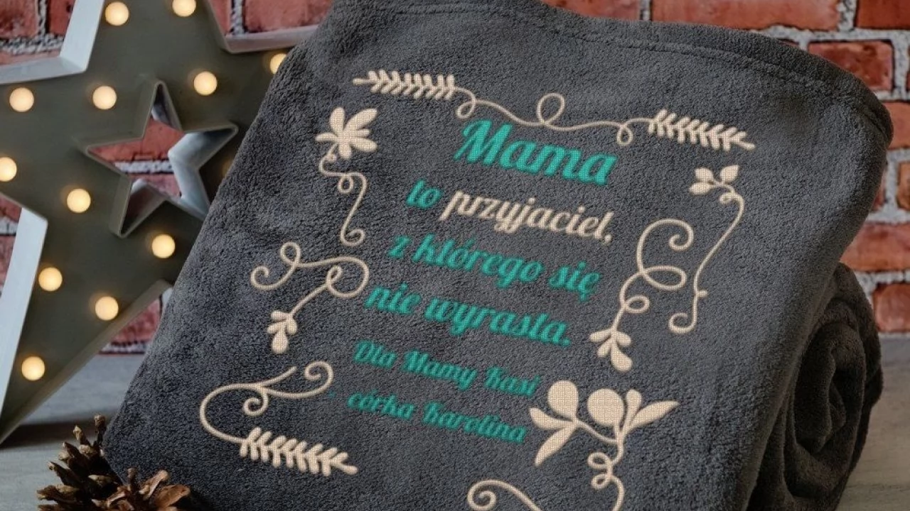 Pomysł na prezent dla mamy na urodziny, imieniny i nie tylko. Co warto kupić?