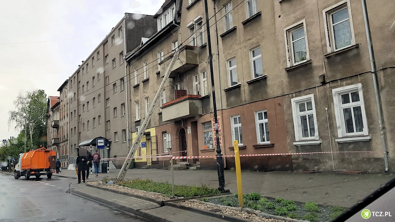 Wojska Polskiego. Kierowca audi wjechał w słup