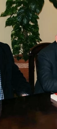Leszek Miller (z prawej) z szefem tczewskich struktur SLD Adamem Piłatem