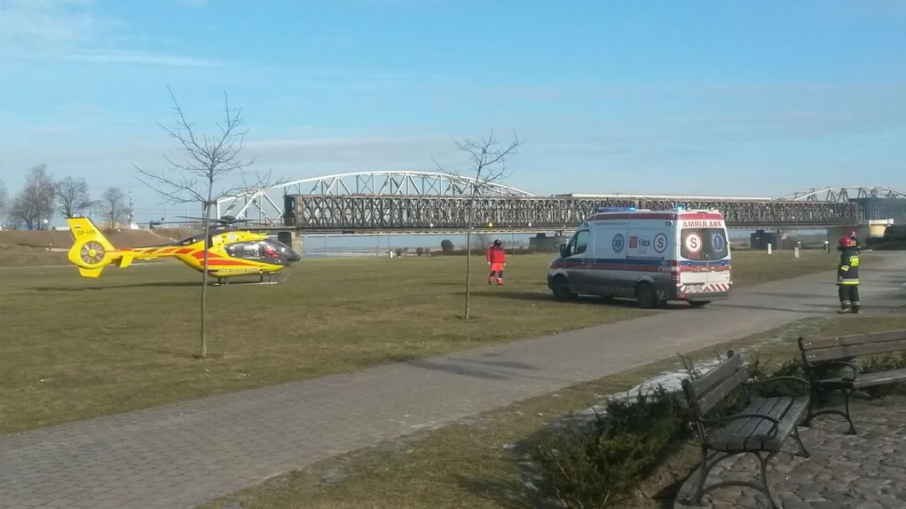 Zatrucie czadem. Nieprzytomna osoba w domu na Wyspiańskiego