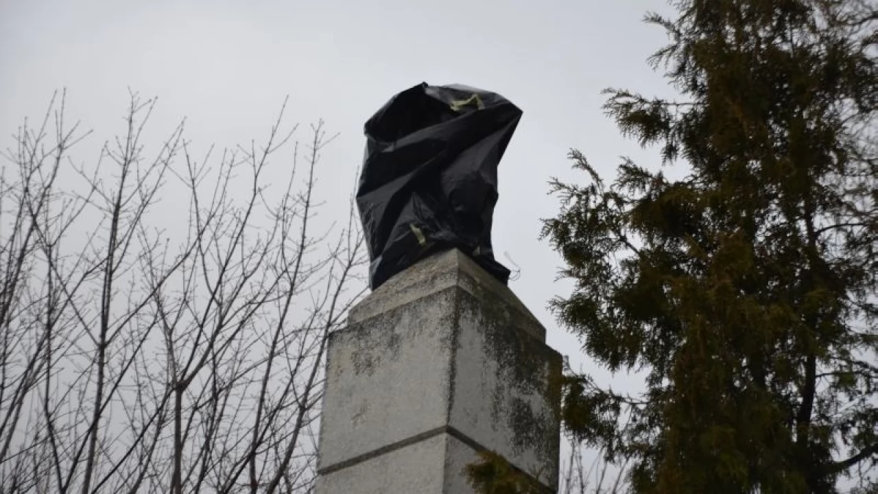 Policja po raz kolejny zajmuje się sprawą pomnika - mogiły