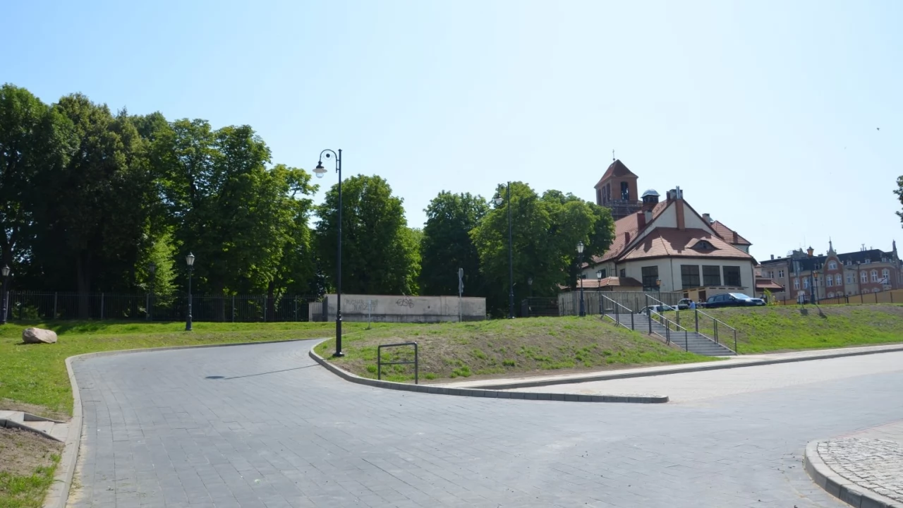 Kilkadziesiąt nowych miejsc postojowych w sercu Starego Miasta