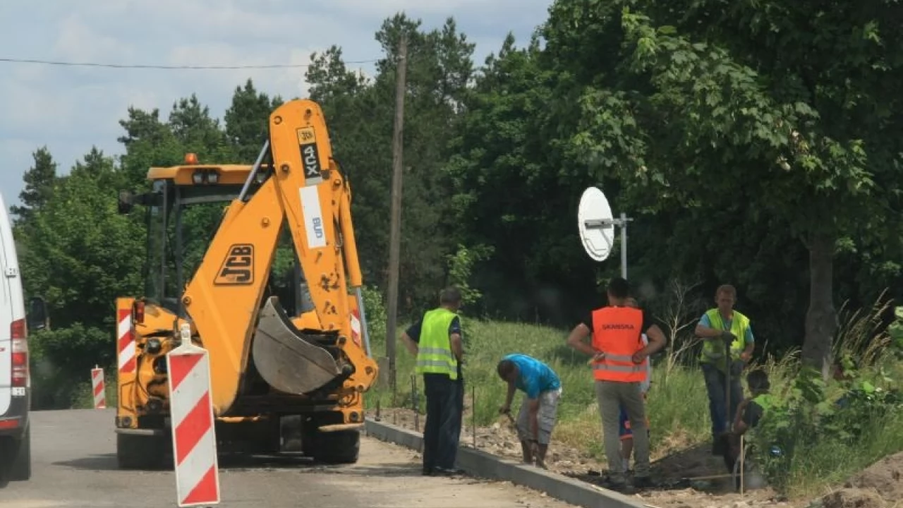 Ruszył drugi etap budowy chodnika w Nicponi