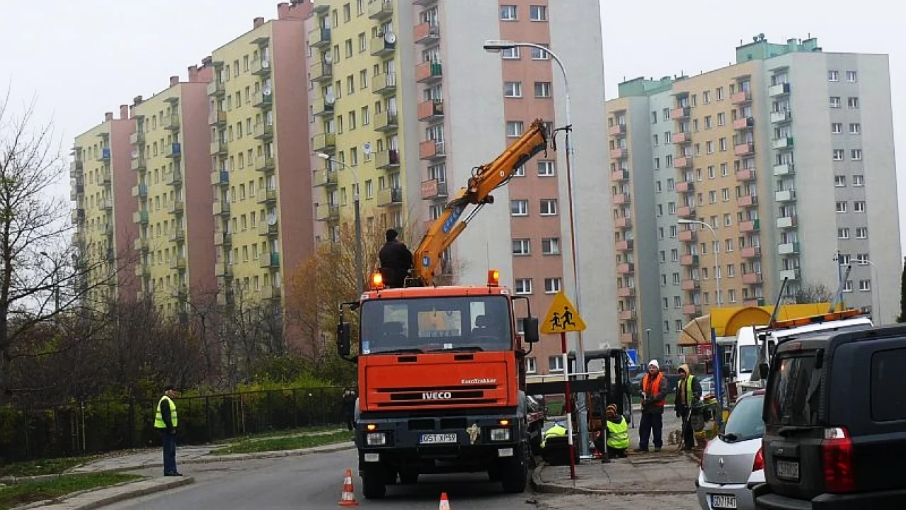 Nowe słupy na Jagiełły, a na terenie całego miasta przegląd oświetlenia