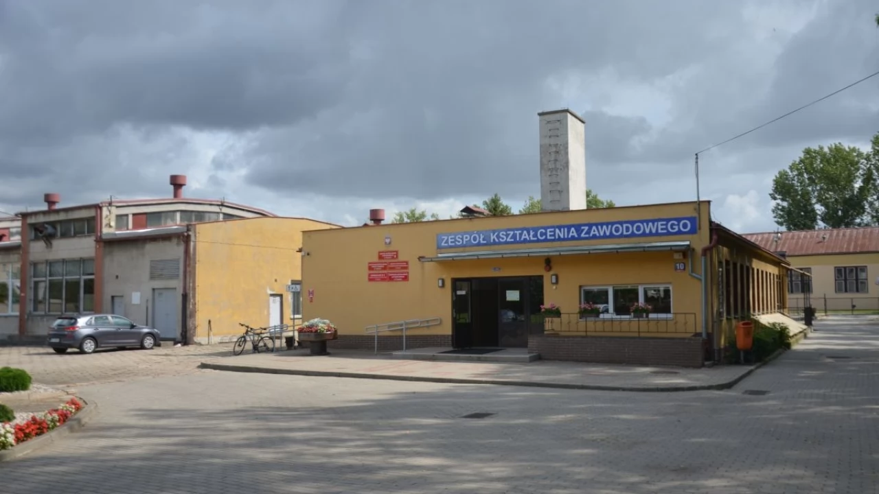 Milionowe inwestycje w powiatowej oświacie z poślizgiem
