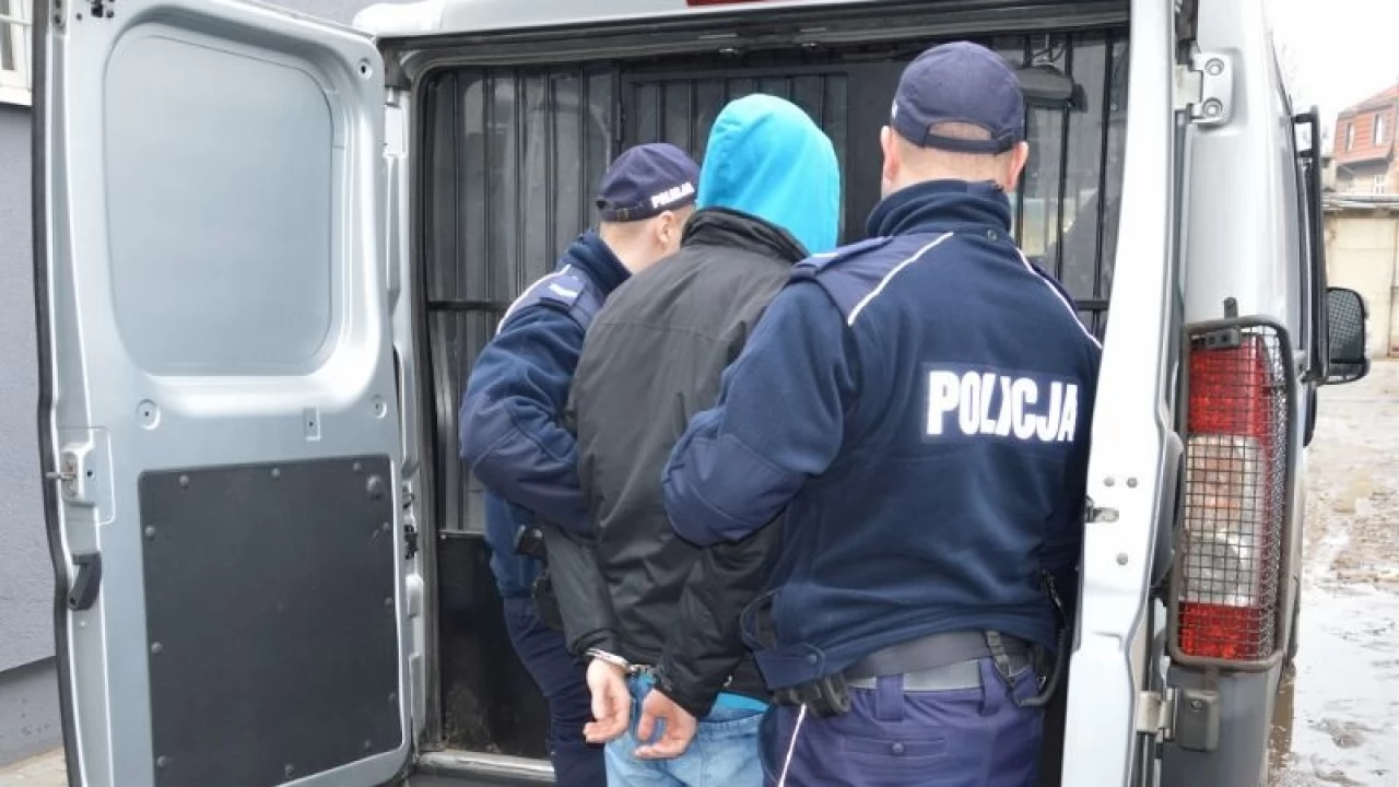 Wpadł podczas kontroli drogowej. Ponad kilogram narkotyków w bagażniku volkswagena!