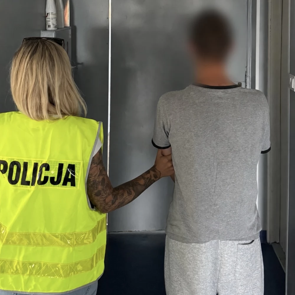 19-latek zniszczył szlaban wjazdowy do Straży Pożarnej w Tczewie