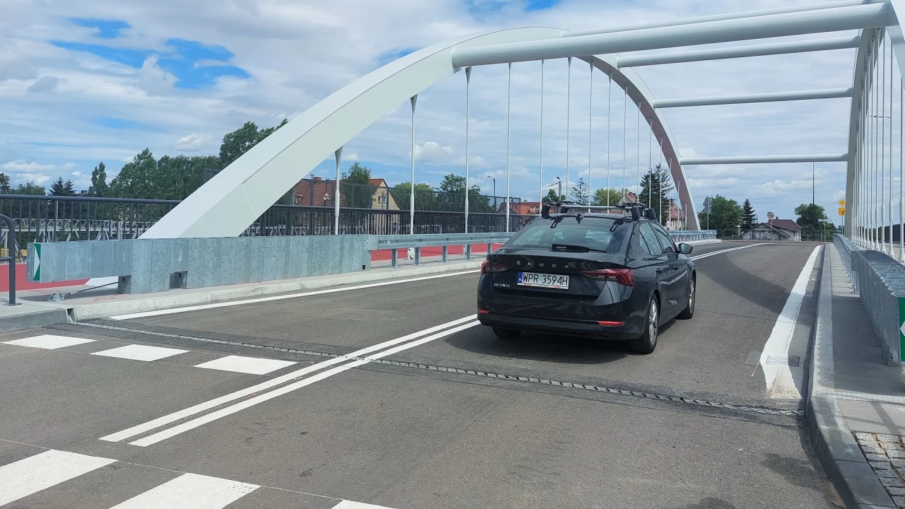 Koniec objazdów - można już jeździć nowym wiaduktem