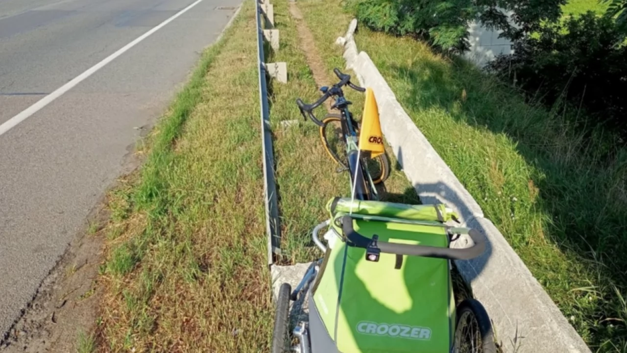 Rowerowy problem na moście przez Wisłę w Knybawie