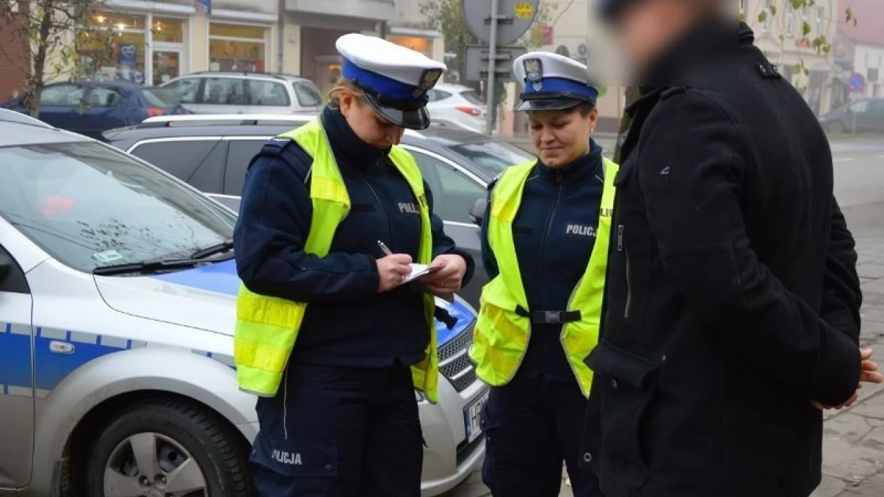 Przyjrzeli się pieszym i tropili patologie. Posypały się mandaty...