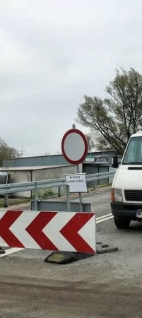 W południe drogowcy zmieniali oznakowanie