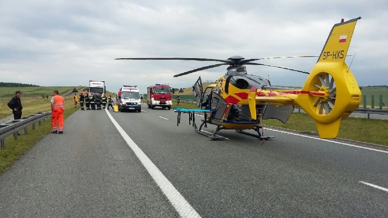 Wypadek na A1. Po poważnie rannego kierowcę przyleciał śmigłowiec
