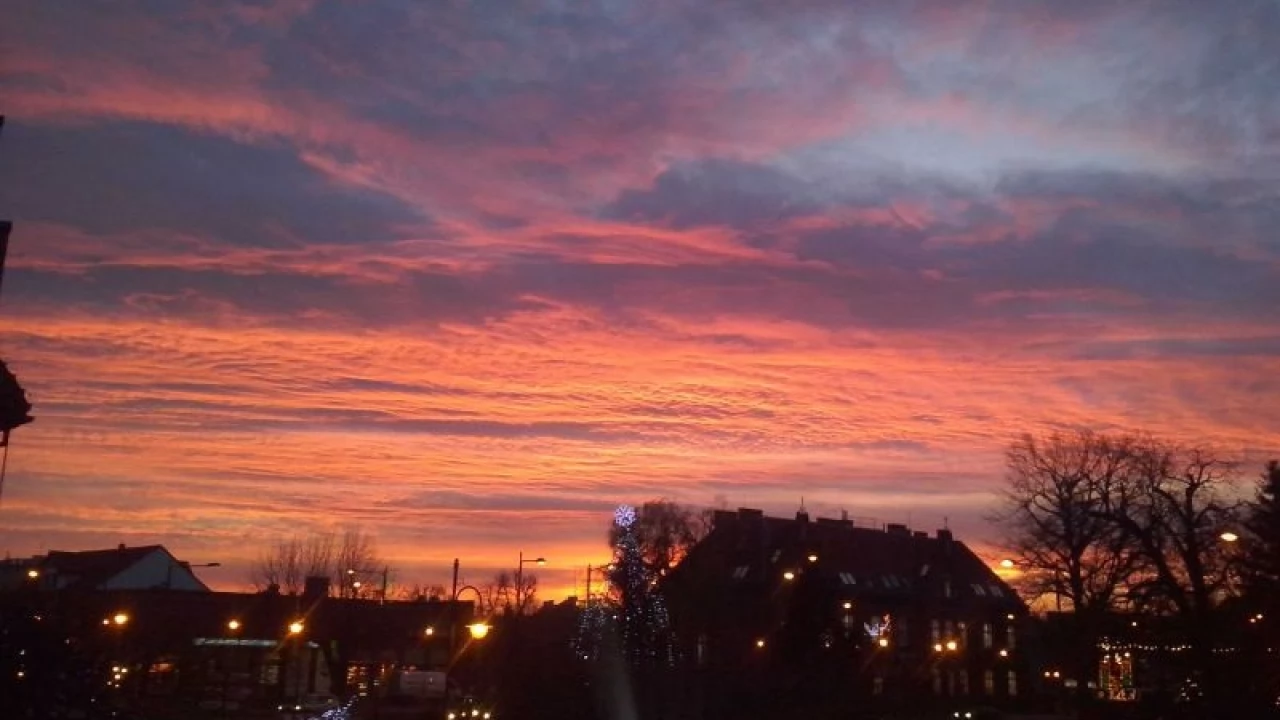 Piękny wschód słońca nad Tczewem. A co w pogodzie?