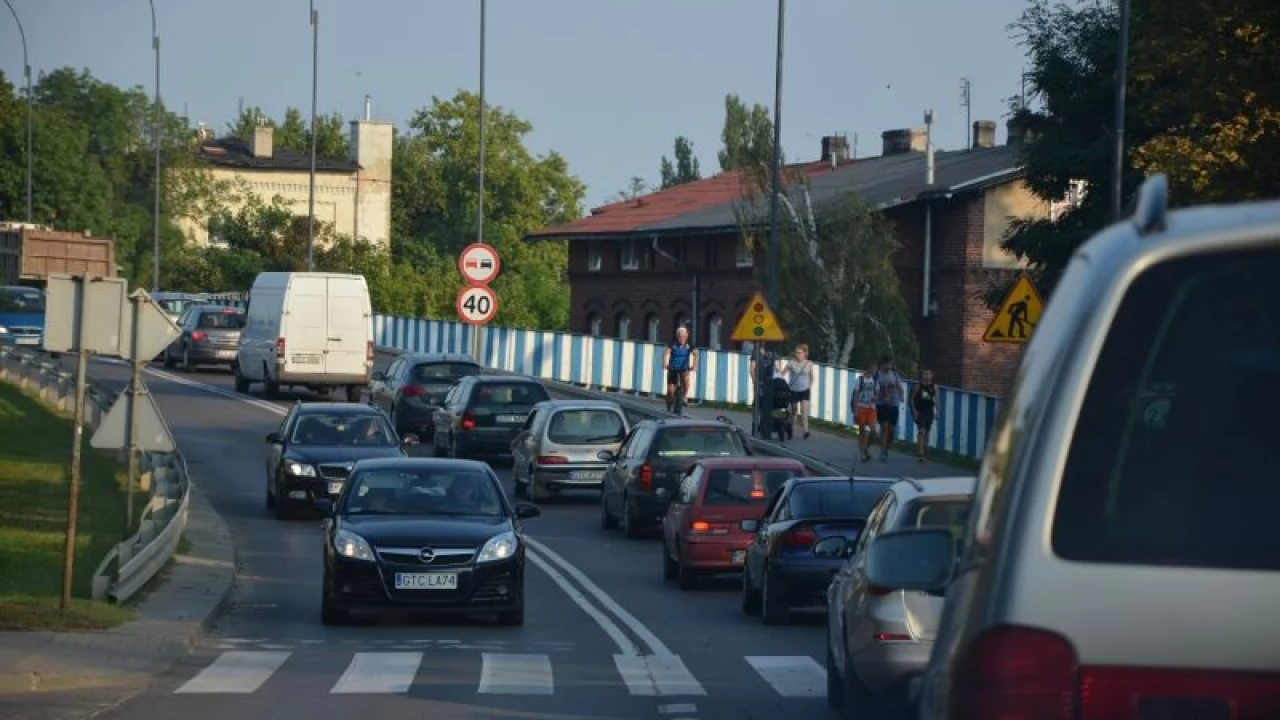 Ruszyła budowa ronda, "gęsto" na głównych arteriach