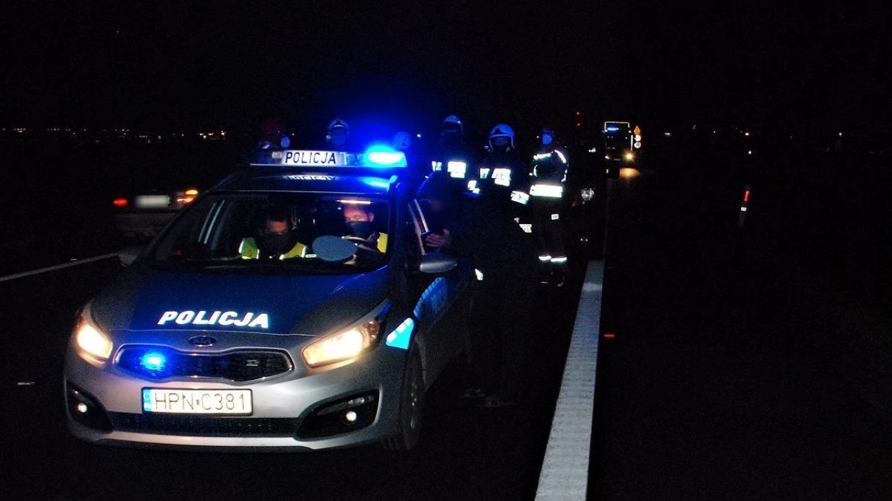 Miał wyjść prosto pod nadjeżdżającego tira. Policja ze specjalnym apelem do użytkowników dróg