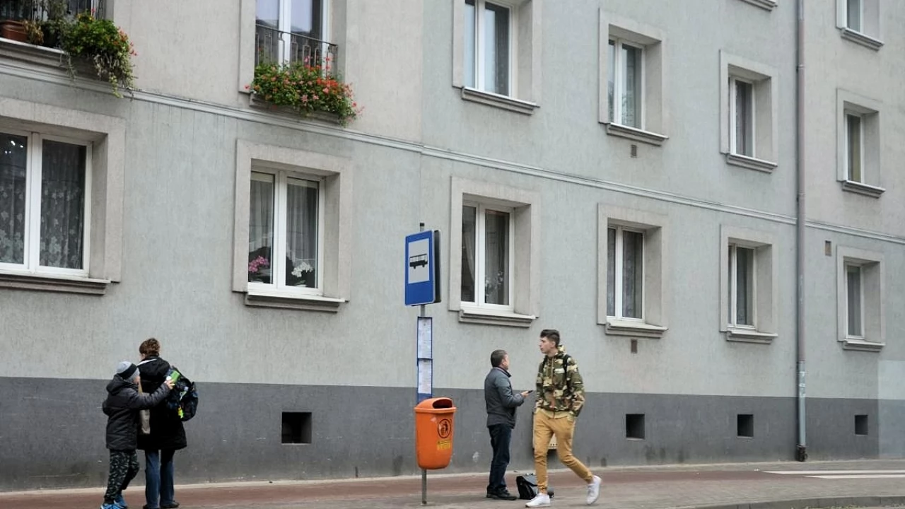 Jest ścieżka, nie ma wiaty. "Prosimy o cierpliwość, bo będzie"