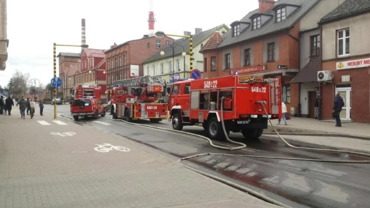Pożar w Pelplinie. Dwie osoby z poparzeniami