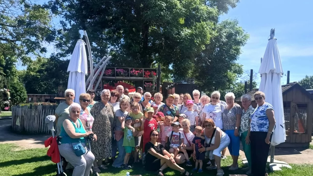 Młodzi i seniorzy wymieniali się doświadczeniami