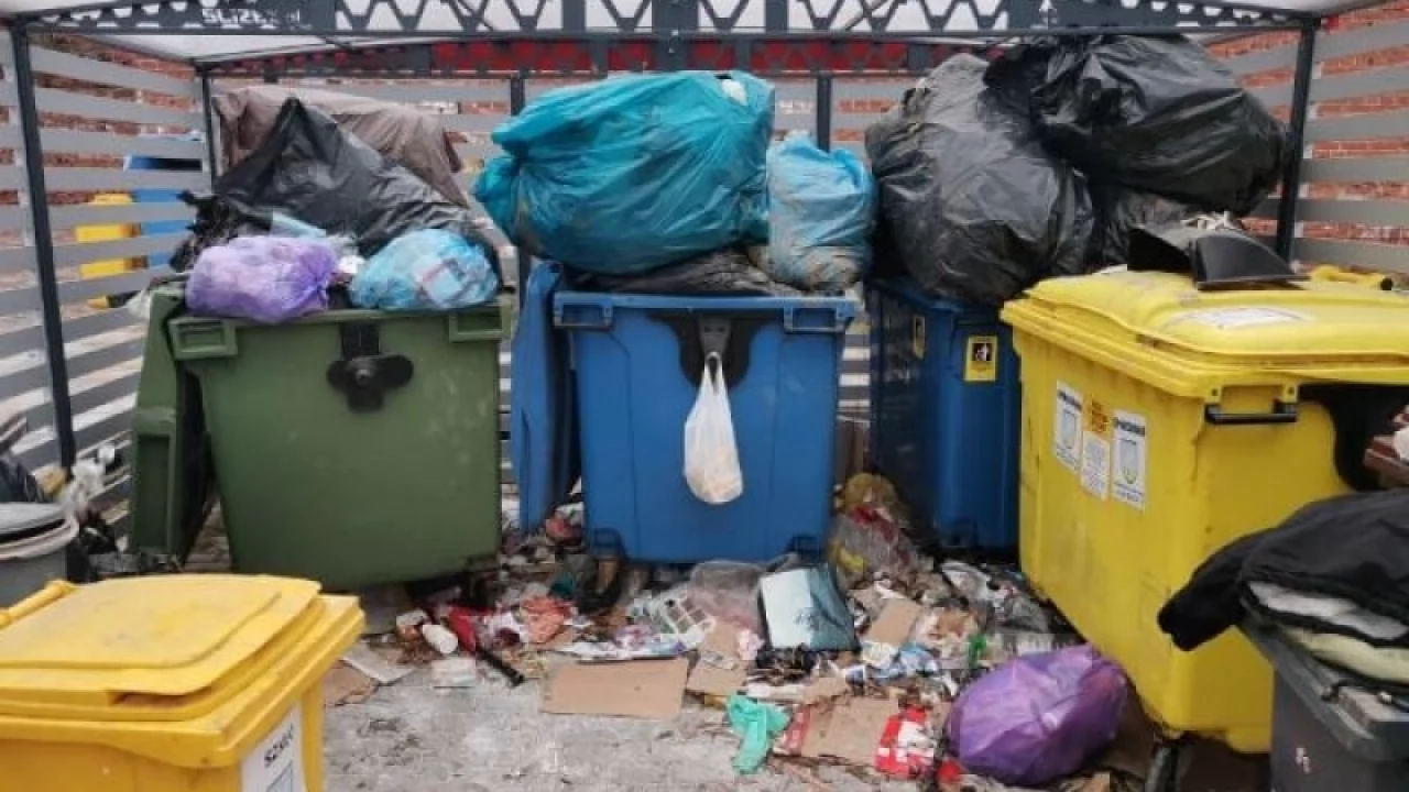 Nieprawidłowa segregacja odpadów w gminie Gniew
