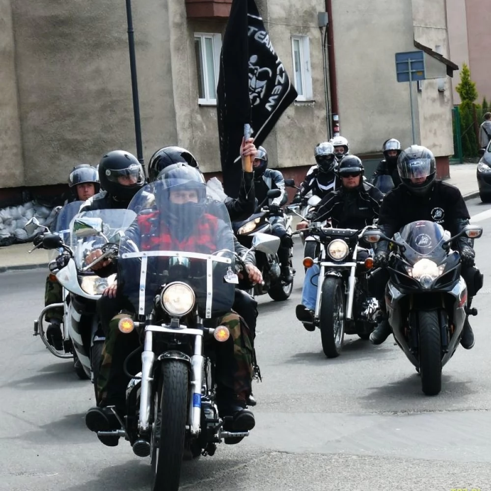 Rusza sezon motocyklowy. "Nie jesteś sam na drodze"
