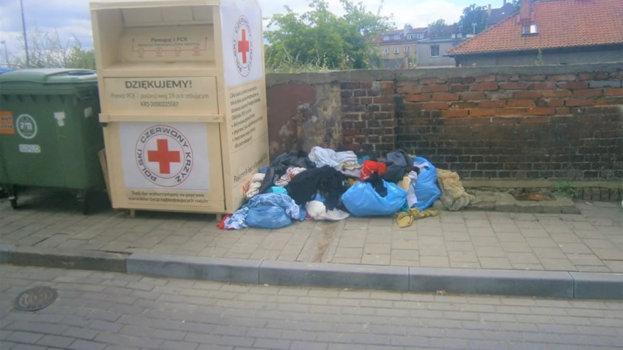 ZUK bierze na celownik podrzucających śmieci. Reaguj, jak widzisz!