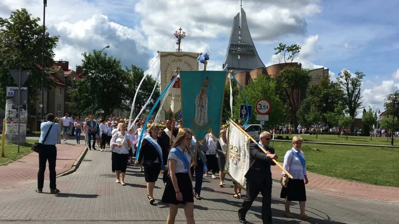 Boże Ciało. Wierni na ulicach Tczewa