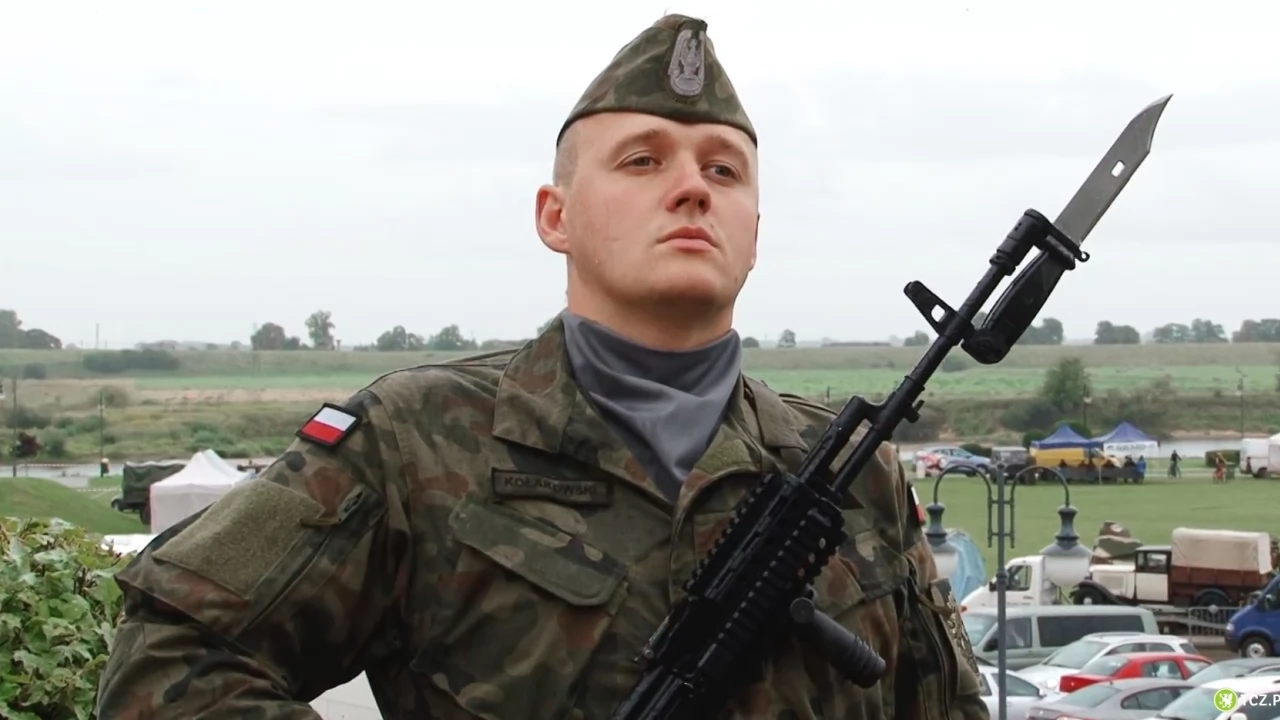Do 2019 r. w każdym powiecie ma być jedna szkoła średnia z klasą wojskową